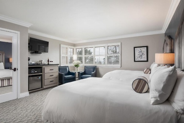 Candle Light Inn image 16