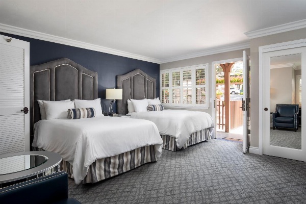 Candle Light Inn image 5